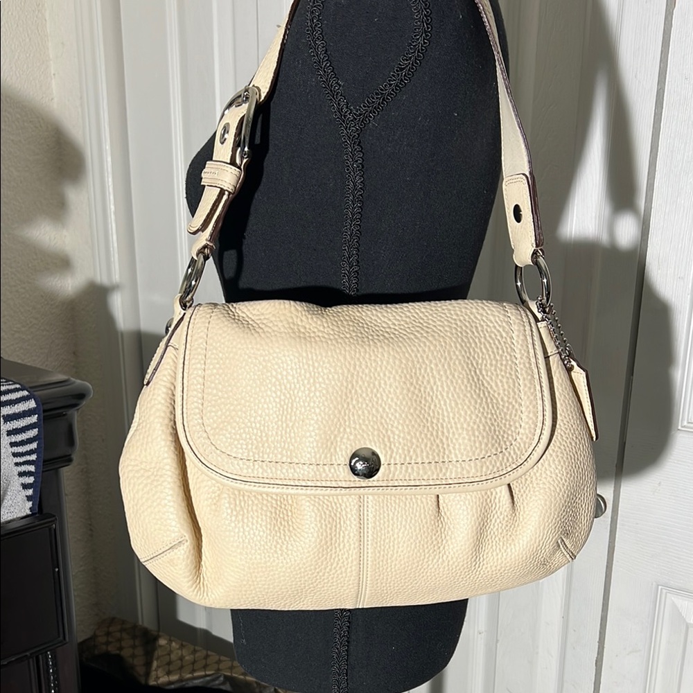 Coach Ivory Leather Shoulder Bag